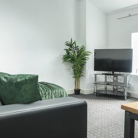 Fully Equipped 2 Bed Flat In Bradford - Sleeps 4 Apartment Exterior photo